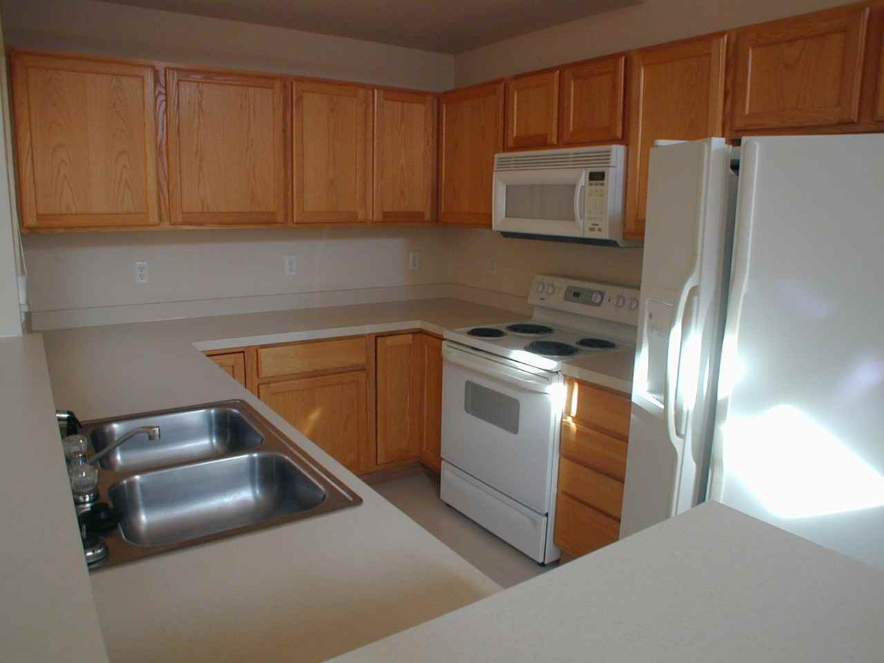4504 Cottage Ln - Photo 4 of 12