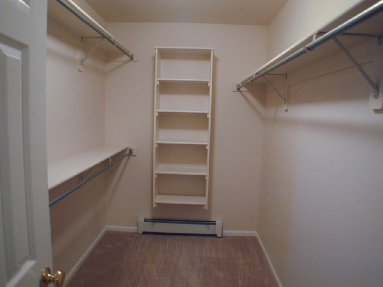 4504 Cottage Ln - Photo 6 of 12