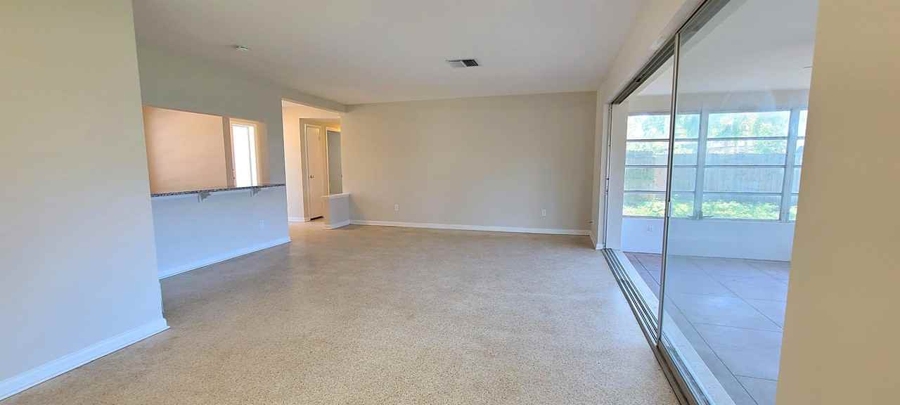 1512 Picardy Cir - Photo 2 of 20