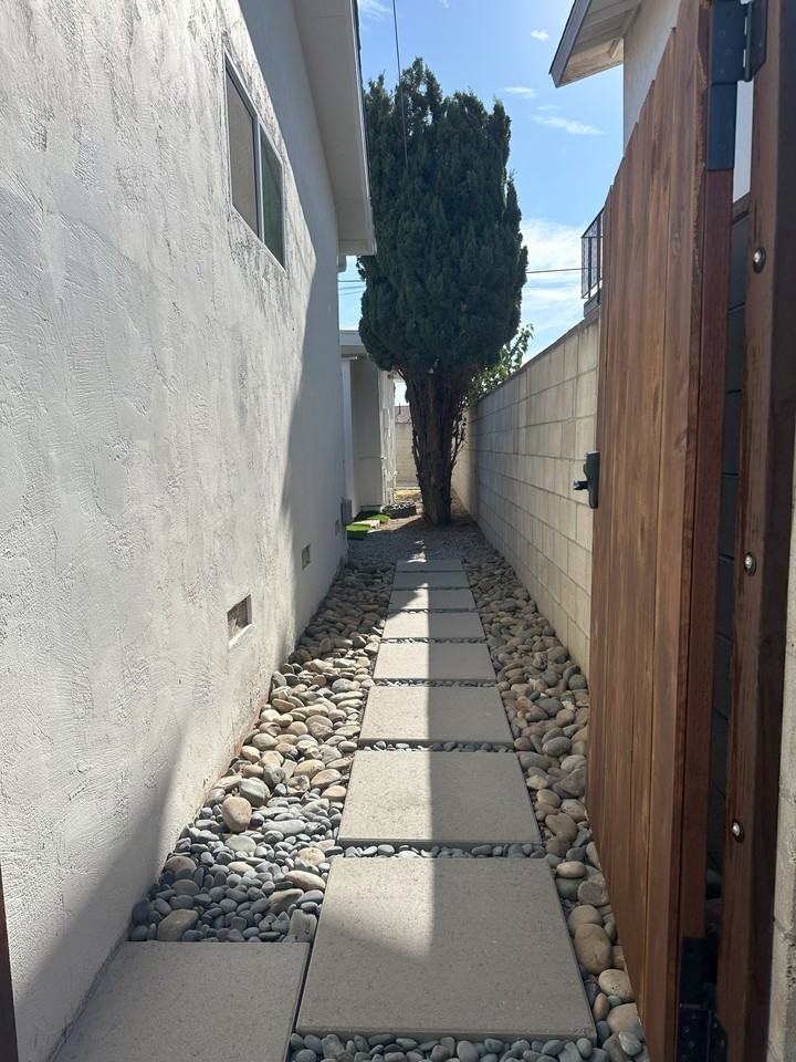 370 Alpine Avenue #B - Photo 4 of 13