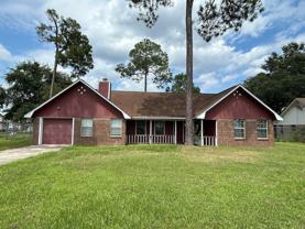 702 Woods Ct - Photo 1 of 1