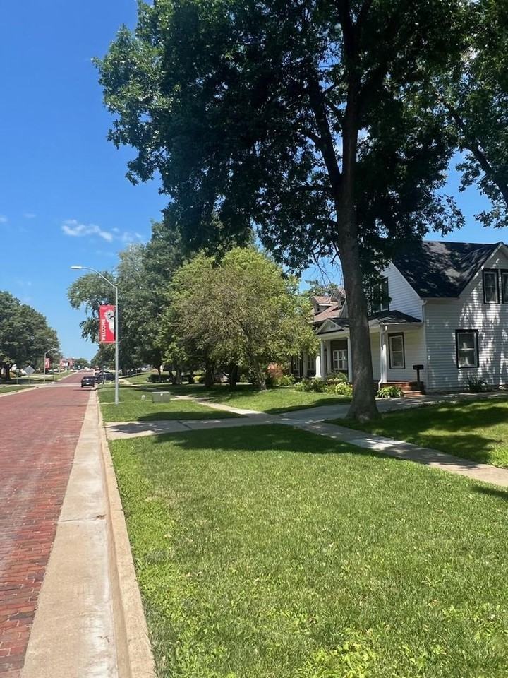 506 Broadway St - Photo 3 of 11