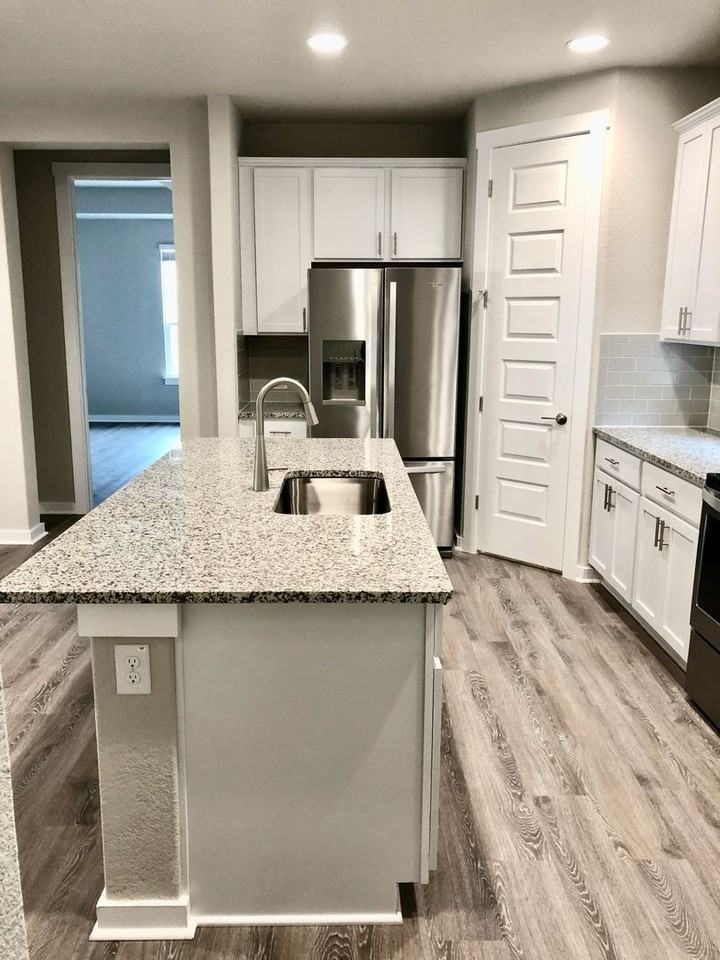 624 Peace Pipe Way - Photo 2 of 35