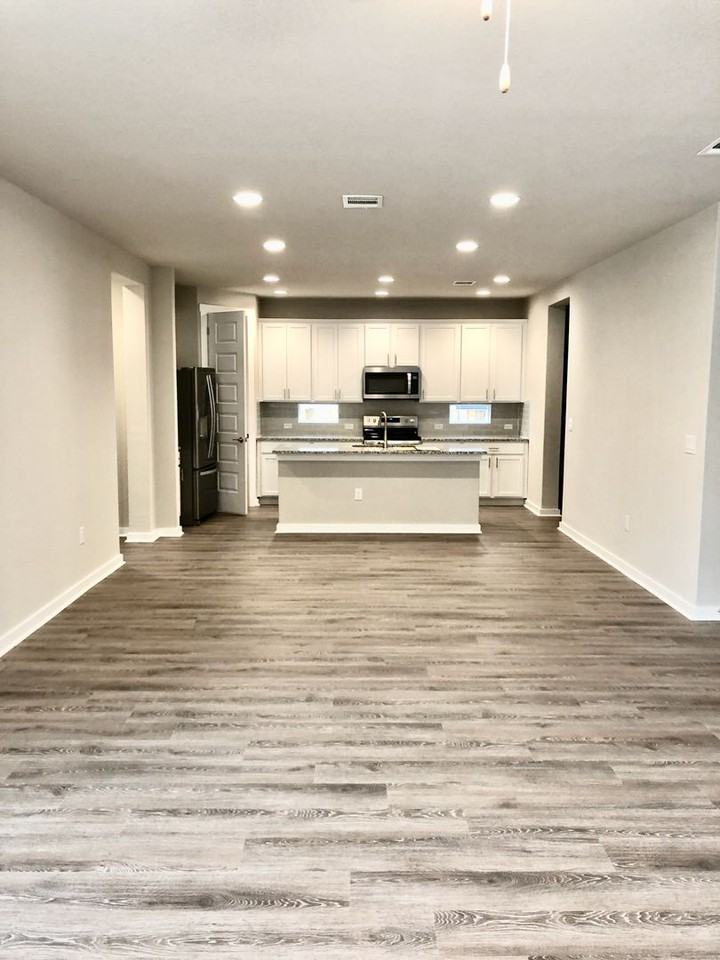 624 Peace Pipe Way - Photo 3 of 35