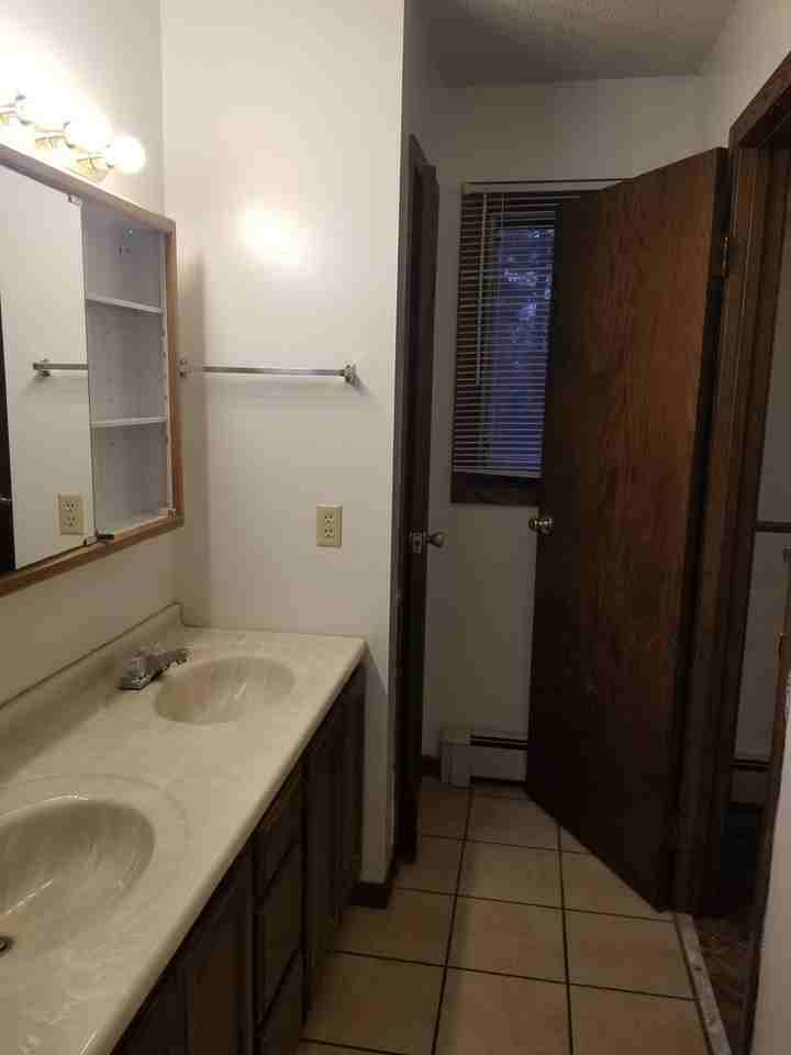 19160 Mill Rd - Photo 5 of 30