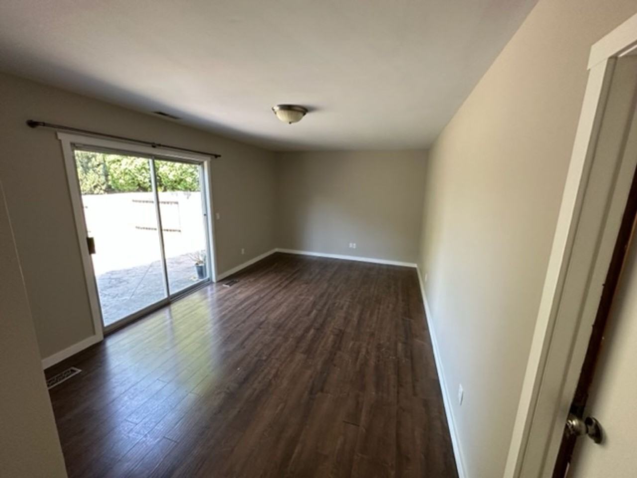7535 206th Pl Ne - Photo 5 of 10