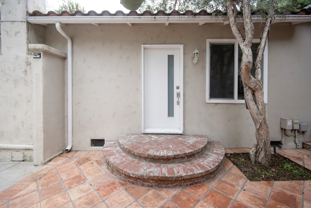 903 N Beverly Glen Blvd #NA - Photo 2 of 30