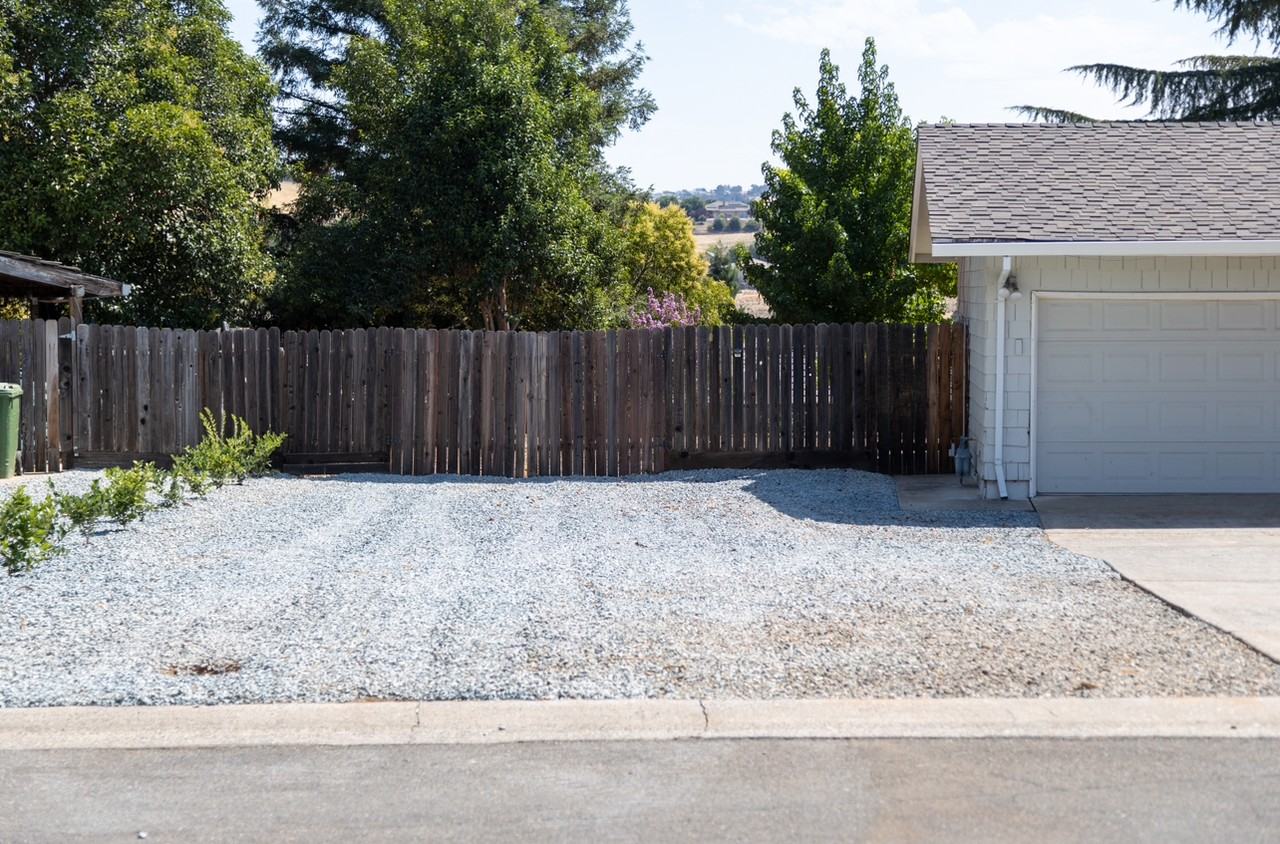 3803 Yellowstone Ct #NA - Photo 5 of 40