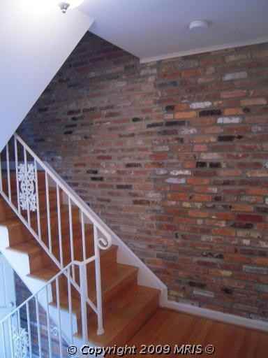 2323 Mcgregor Ct - Photo 2 of 7