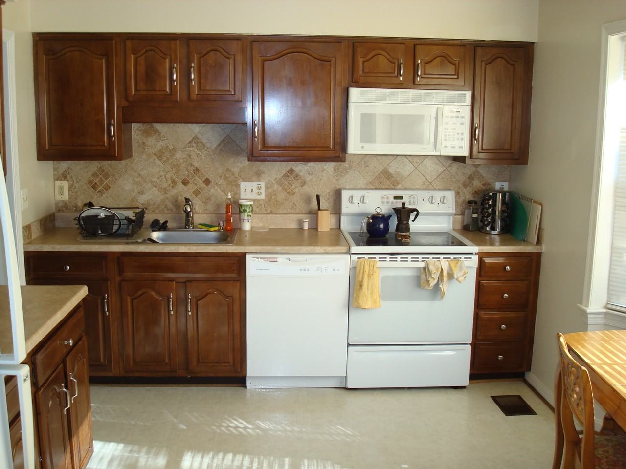 2323 Mcgregor Ct - Photo 3 of 7