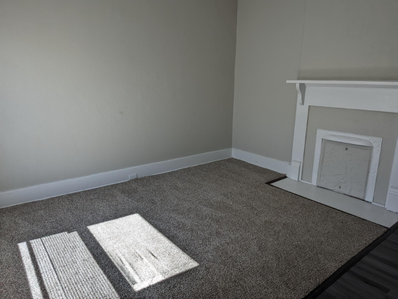 1817 Columbia St - Photo 4 of 7