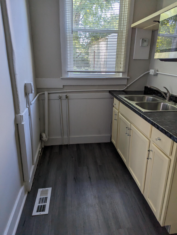 1817 Columbia St - Photo 7 of 7