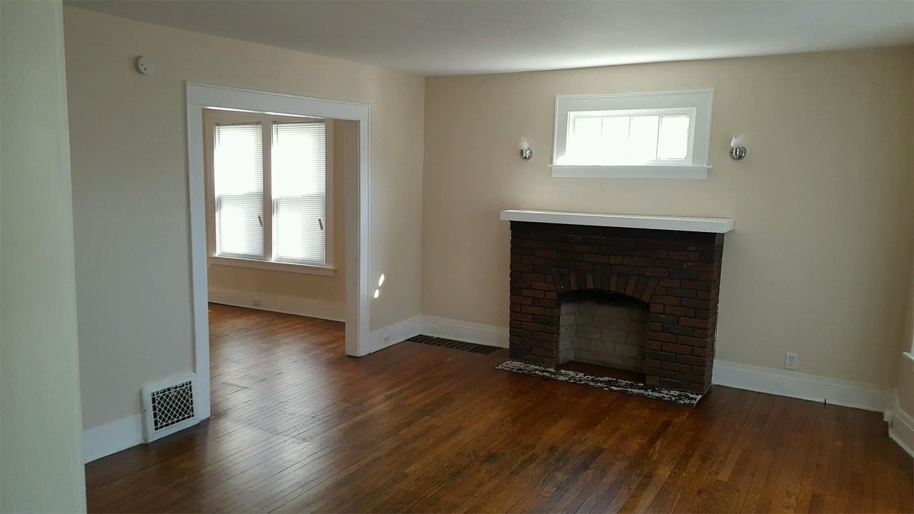206 Hall Ave. 1st Floor Unit - Photo 2 of 16