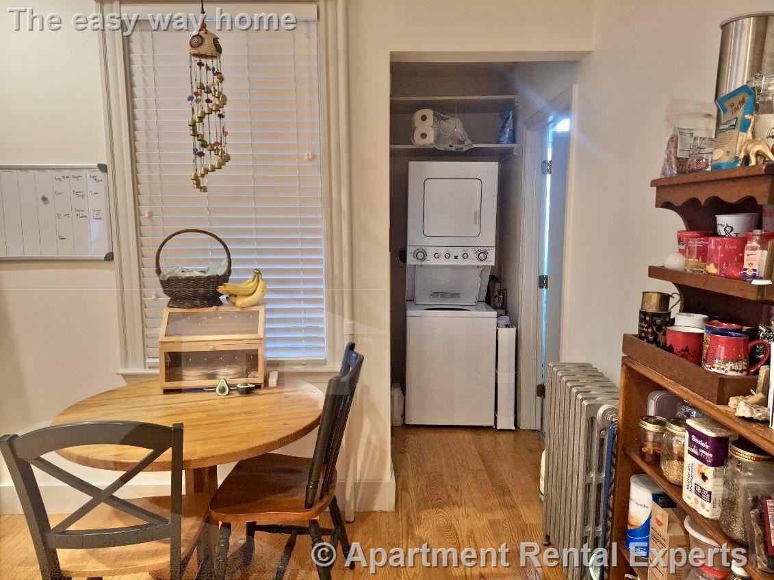 69 Sharon St #1 - Photo 3 of 8