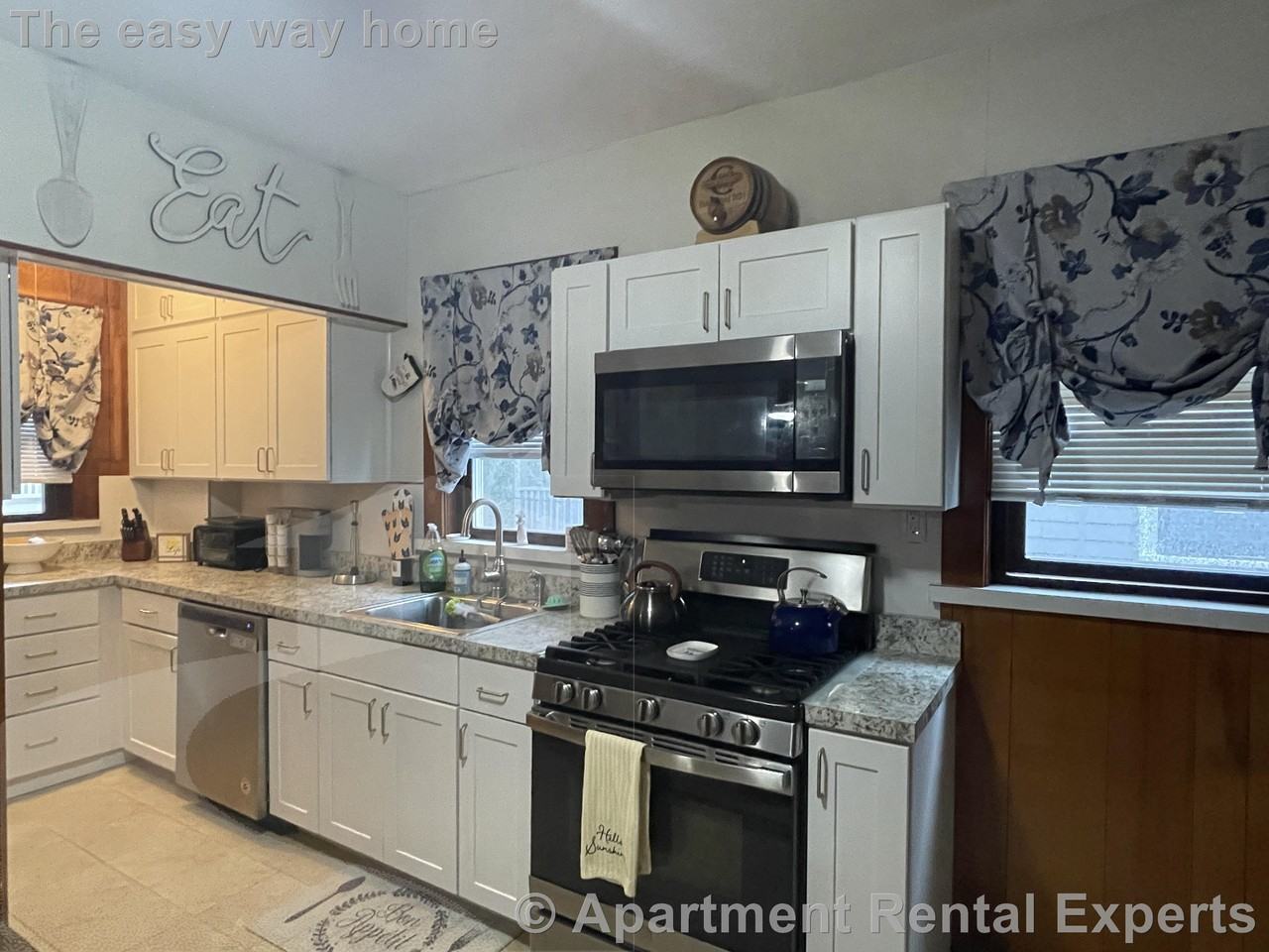 219 Powder House Blvd #2 - Photo 3 of 32