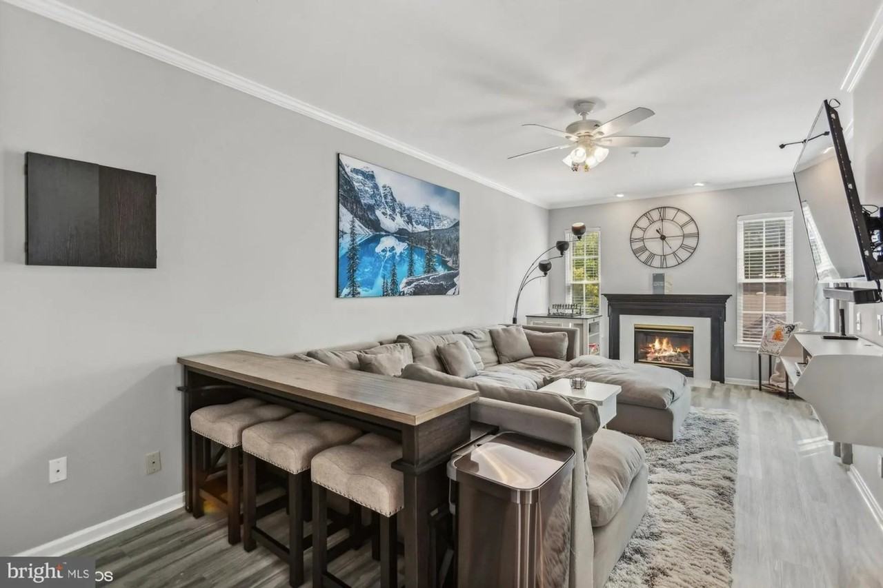 613 Baystone Ct - Photo 3 of 36