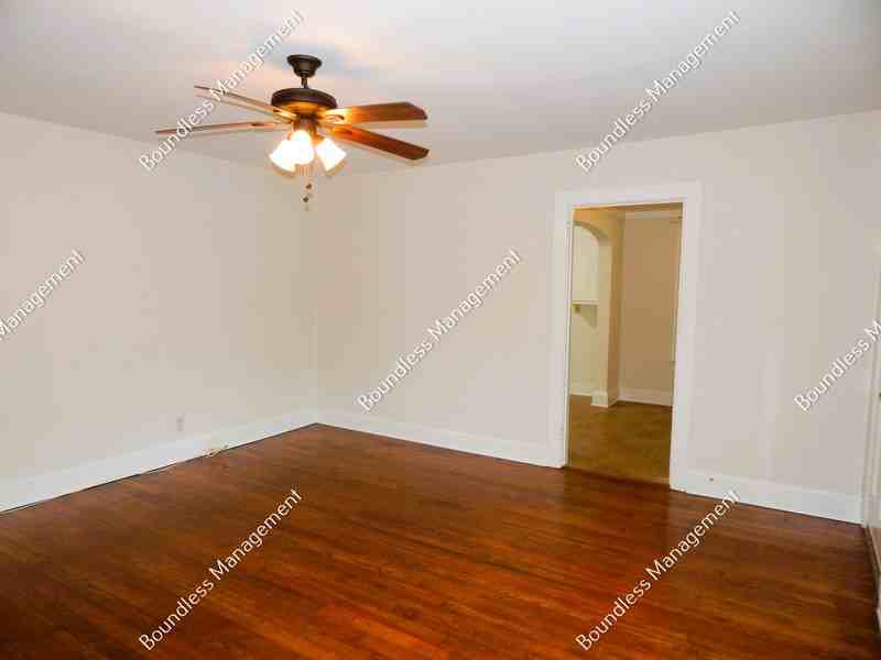 624 Waldo St Se - Photo 4 of 15