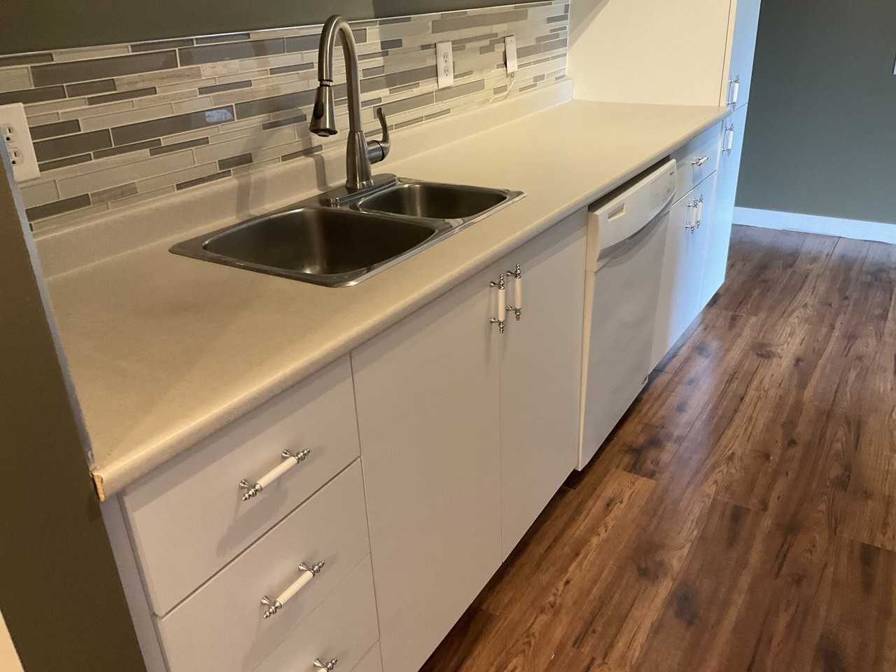 10901 83 St Nw - Photo 2 of 13