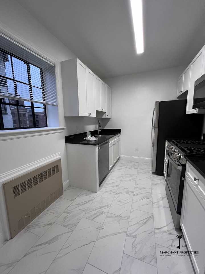 98 Sewall Ave #1 - Photo 2 of 31