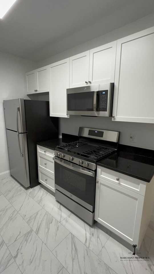 98 Sewall Ave #1 - Photo 3 of 31