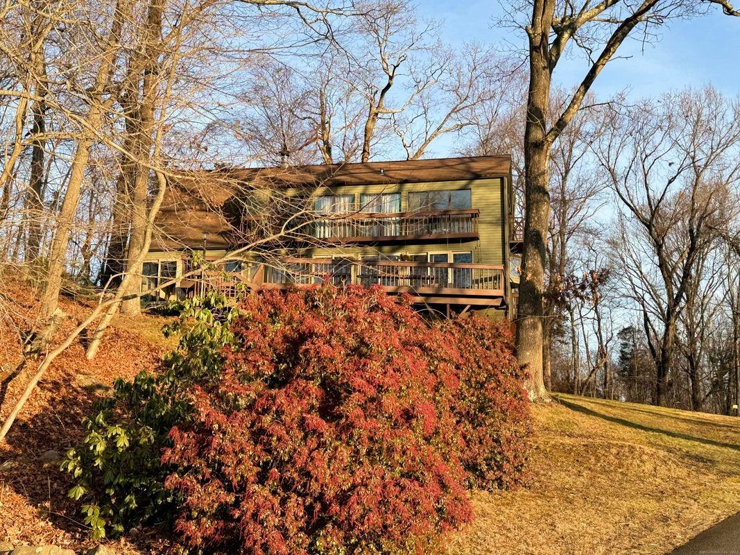 329 Amity Rd - Photo 2 of 14