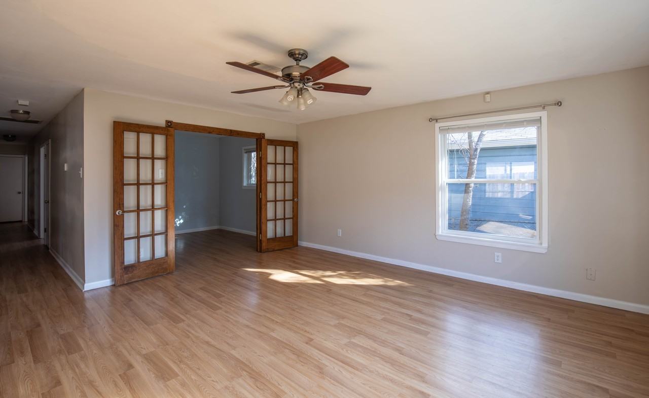 1609 Maple Avenue - Photo 3 of 26