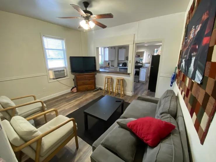 534 E 5th St - Photo 2 of 11