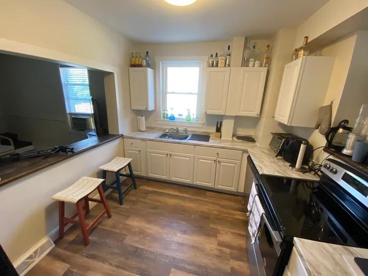 534 E 5th St - Photo 3 of 11