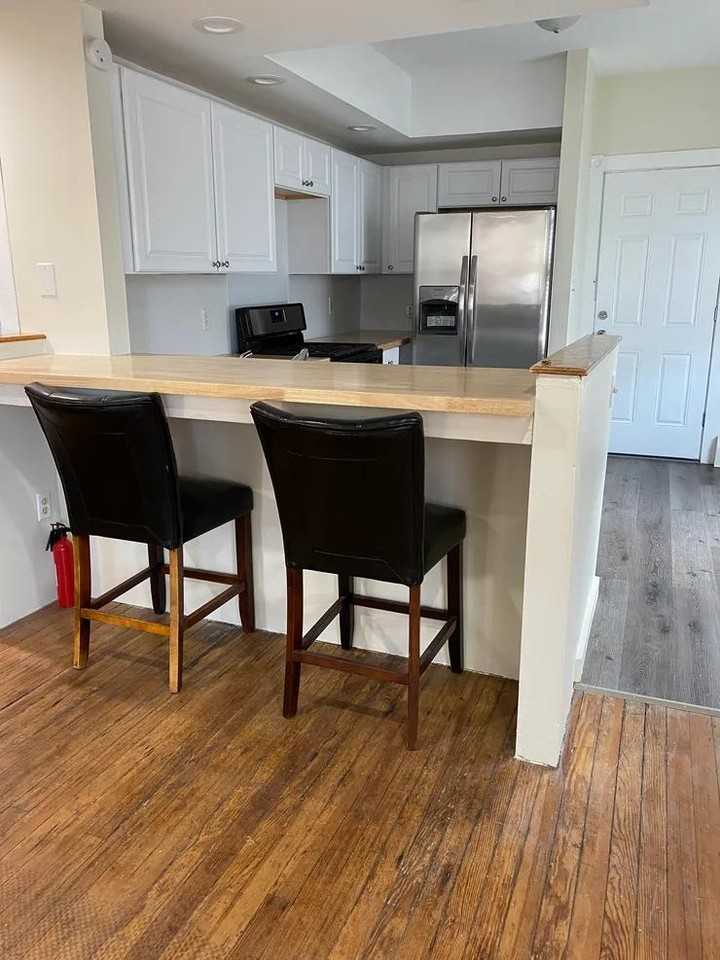 610 E Morton Street - Photo 4 of 11