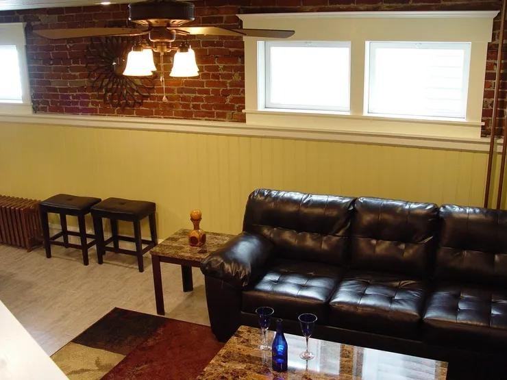 625 E Morton St - Photo 5 of 11