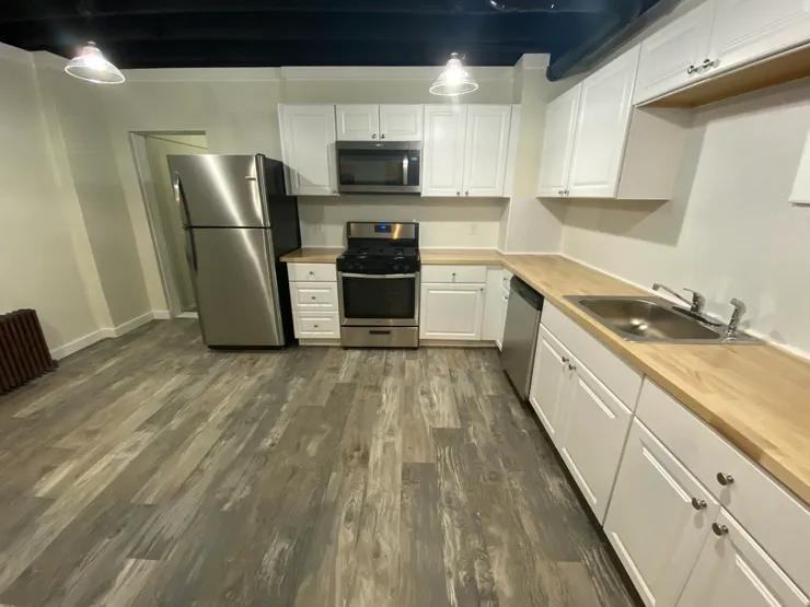 627 E Morton St - Photo 2 of 11