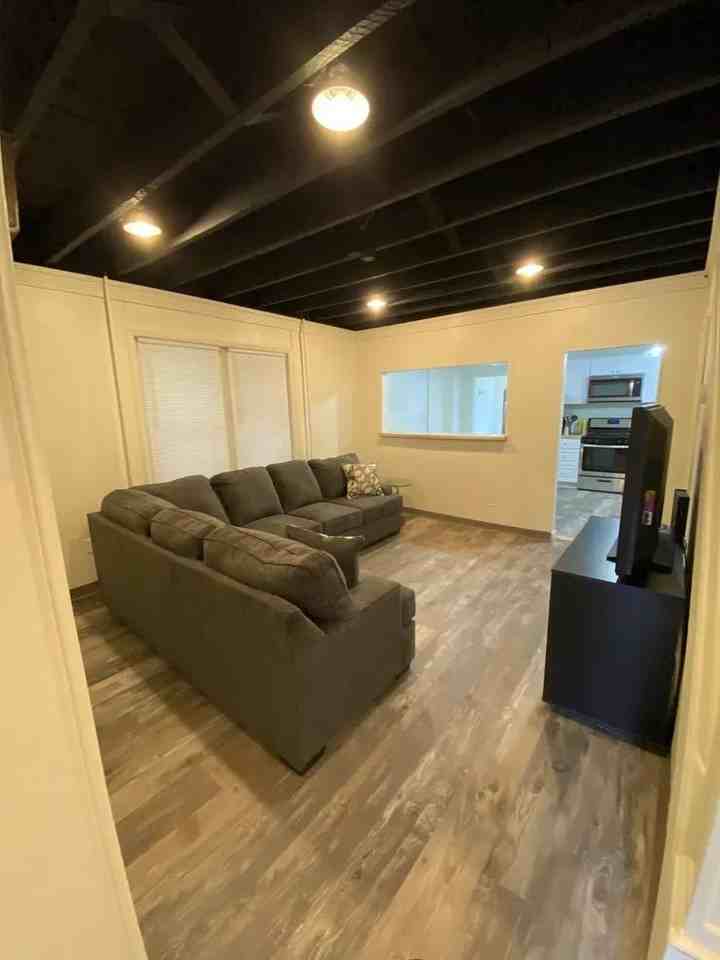 627 E Morton St - Photo 7 of 11