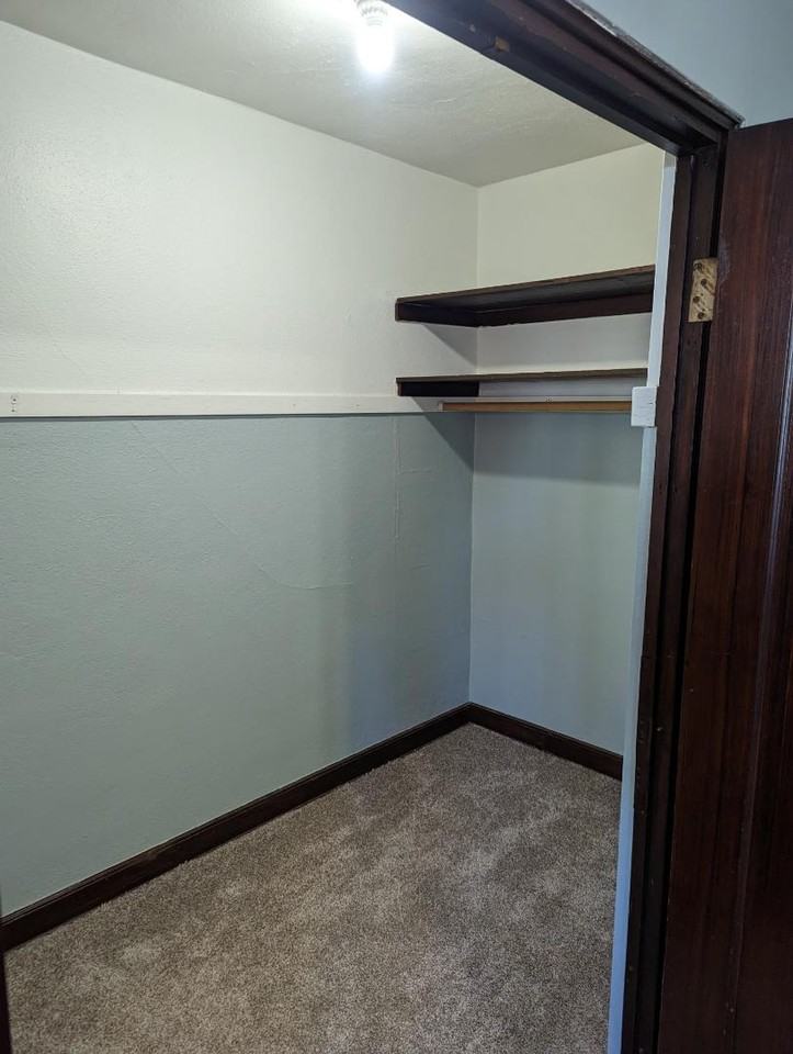 President Apartment - Photo 4 of 7