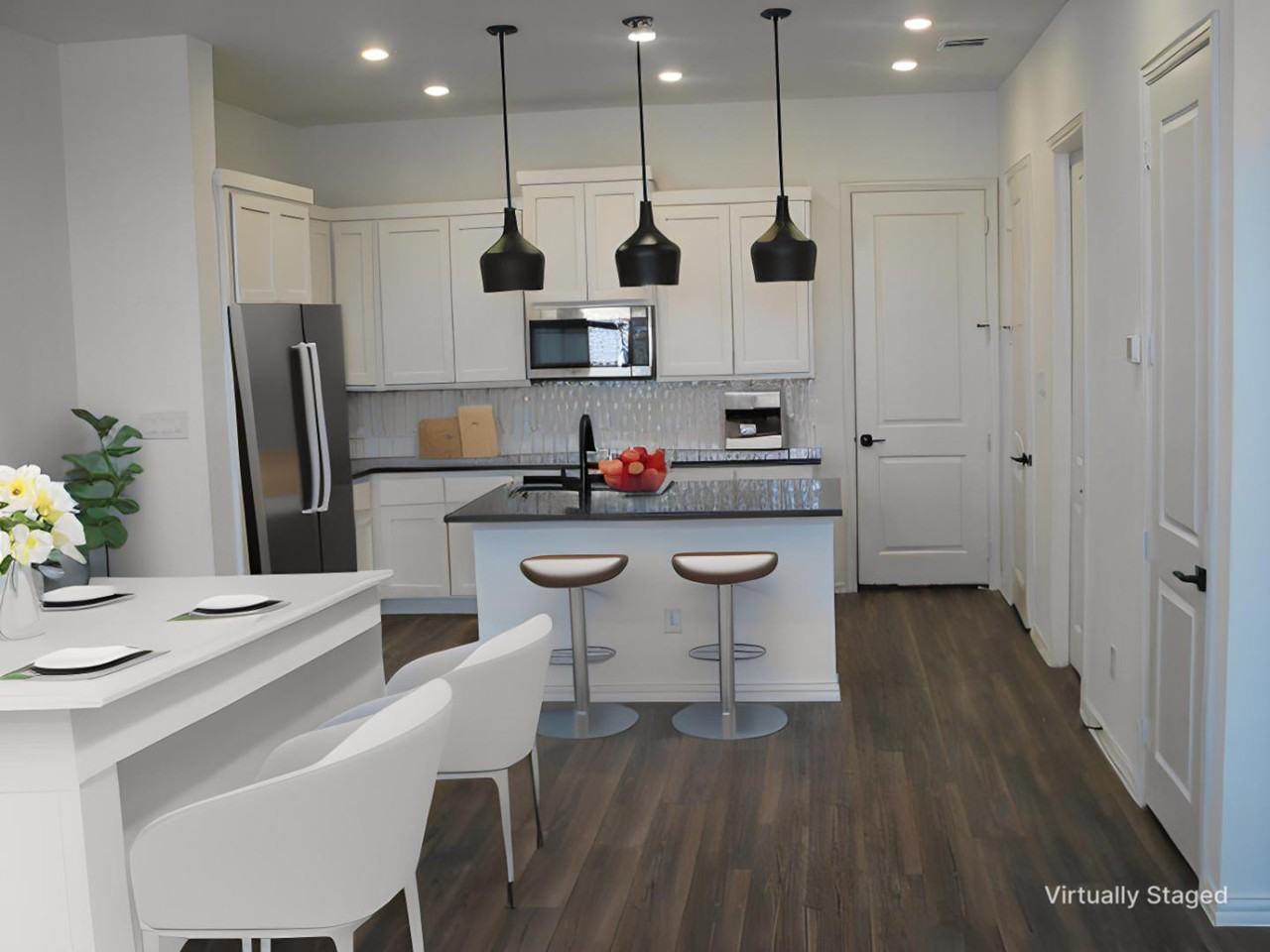 7573 Laburnam Rd - Photo 2 of 17