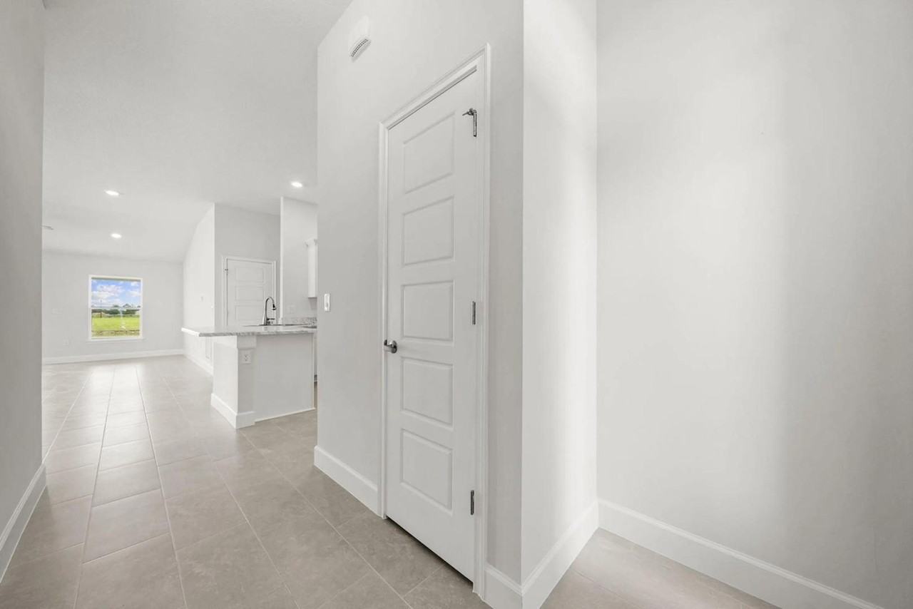 751 Tupelo Cir - Photo 2 of 26