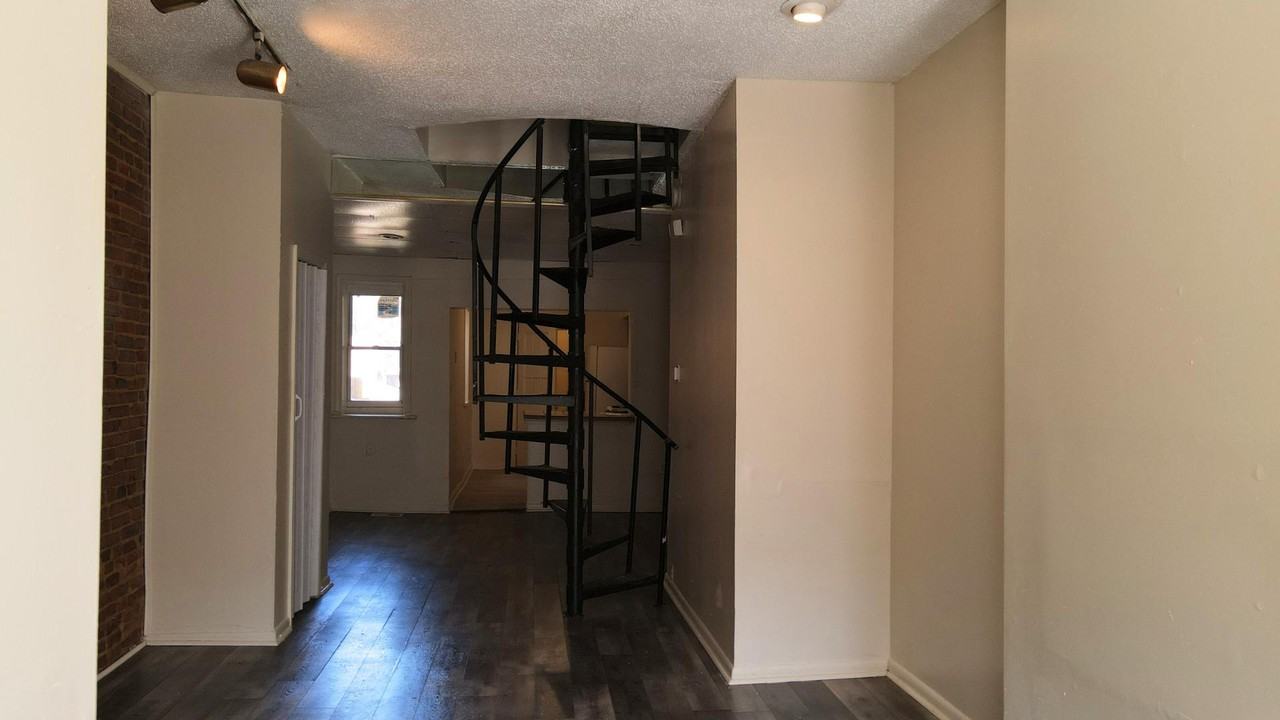 2133 Division Street - Photo 3 of 20