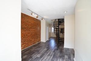 featured image of 2133 Division Street