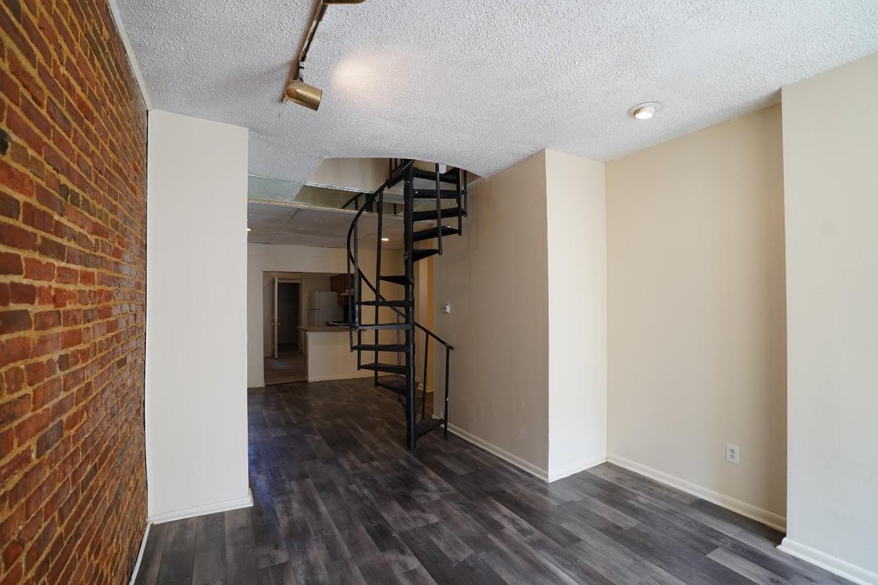 2133 Division Street - Photo 2 of 20