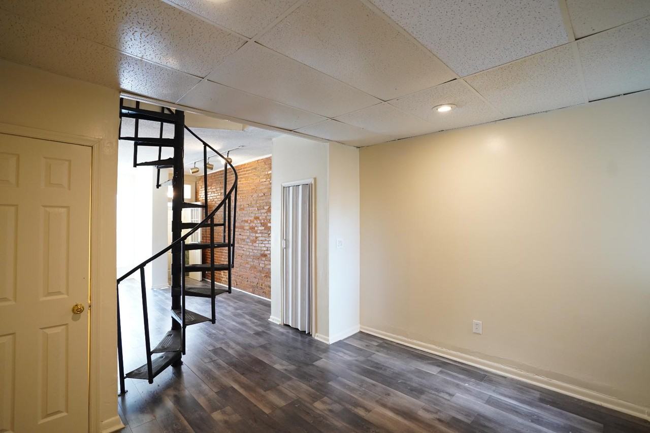 2133 Division Street - Photo 5 of 20