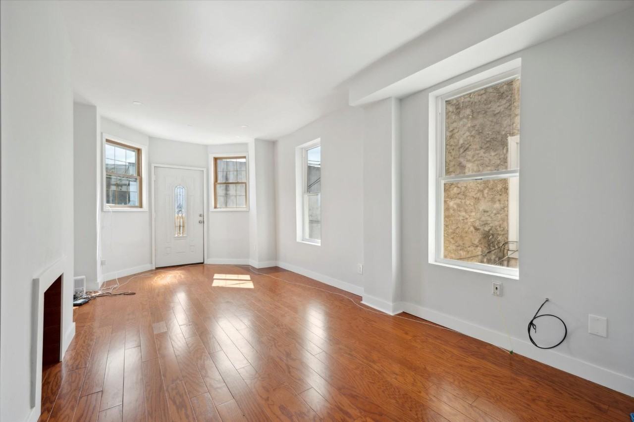 647 N 33rd St - Photo 6 of 10