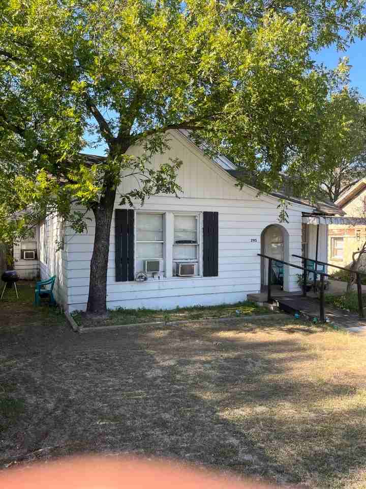 2915 Homan Ave - Photo 2 of 12