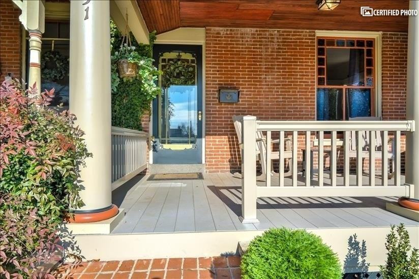 131 Magnolia - Photo 2 of 44