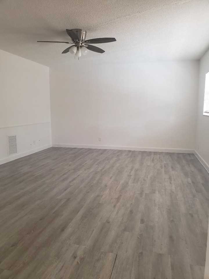 Relax Away Apts - Photo 3 of 3