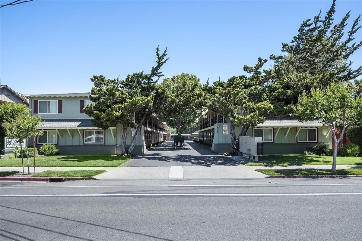 GUMTREE APARTMENTS - Photo 2 of 10