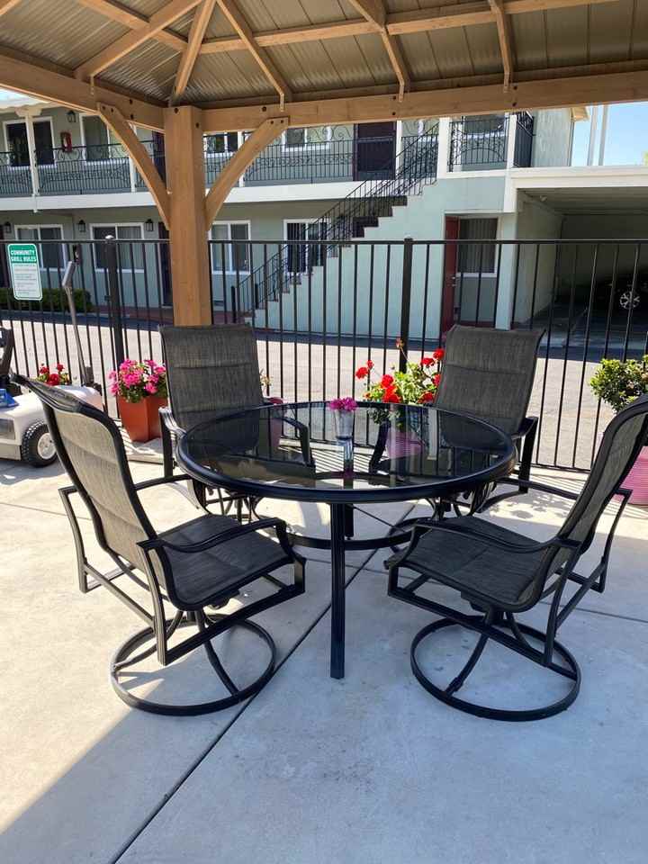 GUMTREE APARTMENTS - Photo 5 of 10