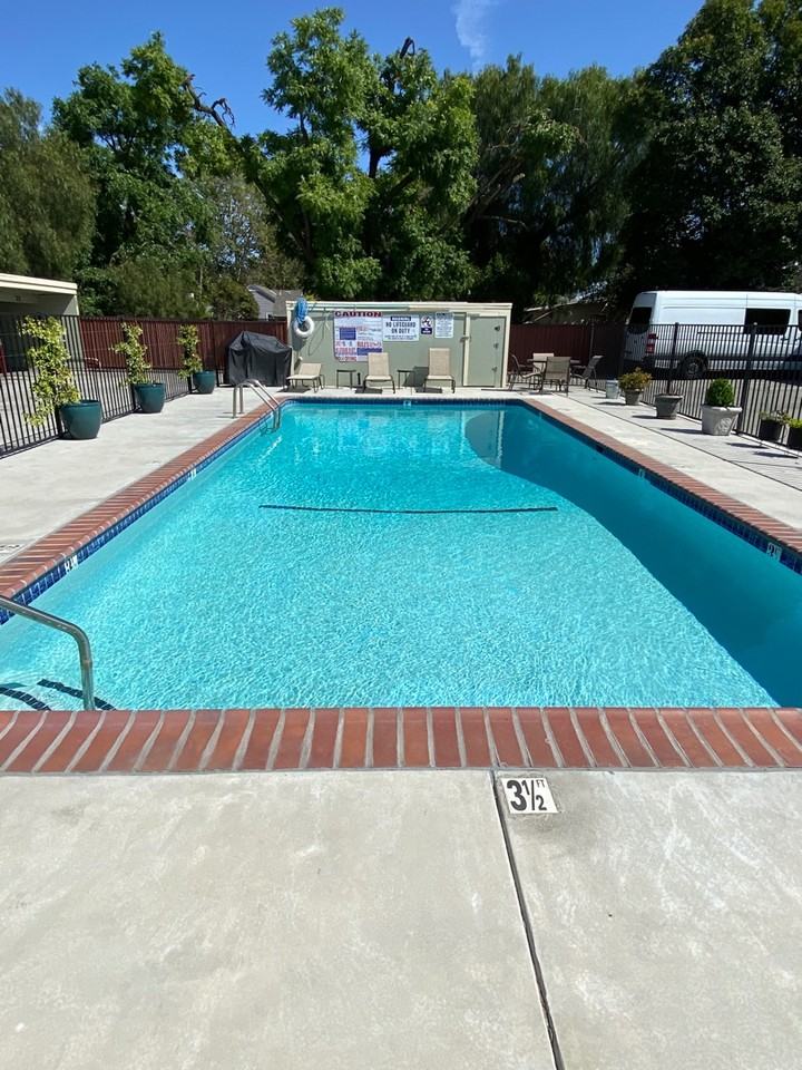 GUMTREE APARTMENTS - Photo 6 of 10