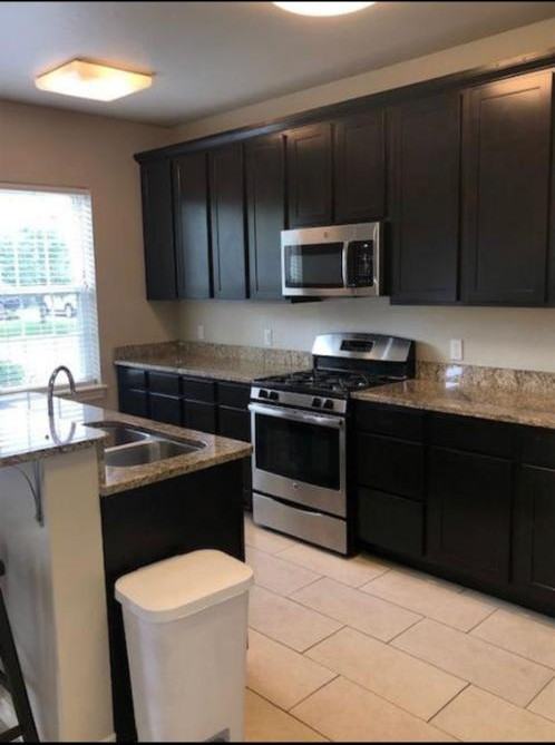 729 Deans Row Avenue - Photo 3 of 10