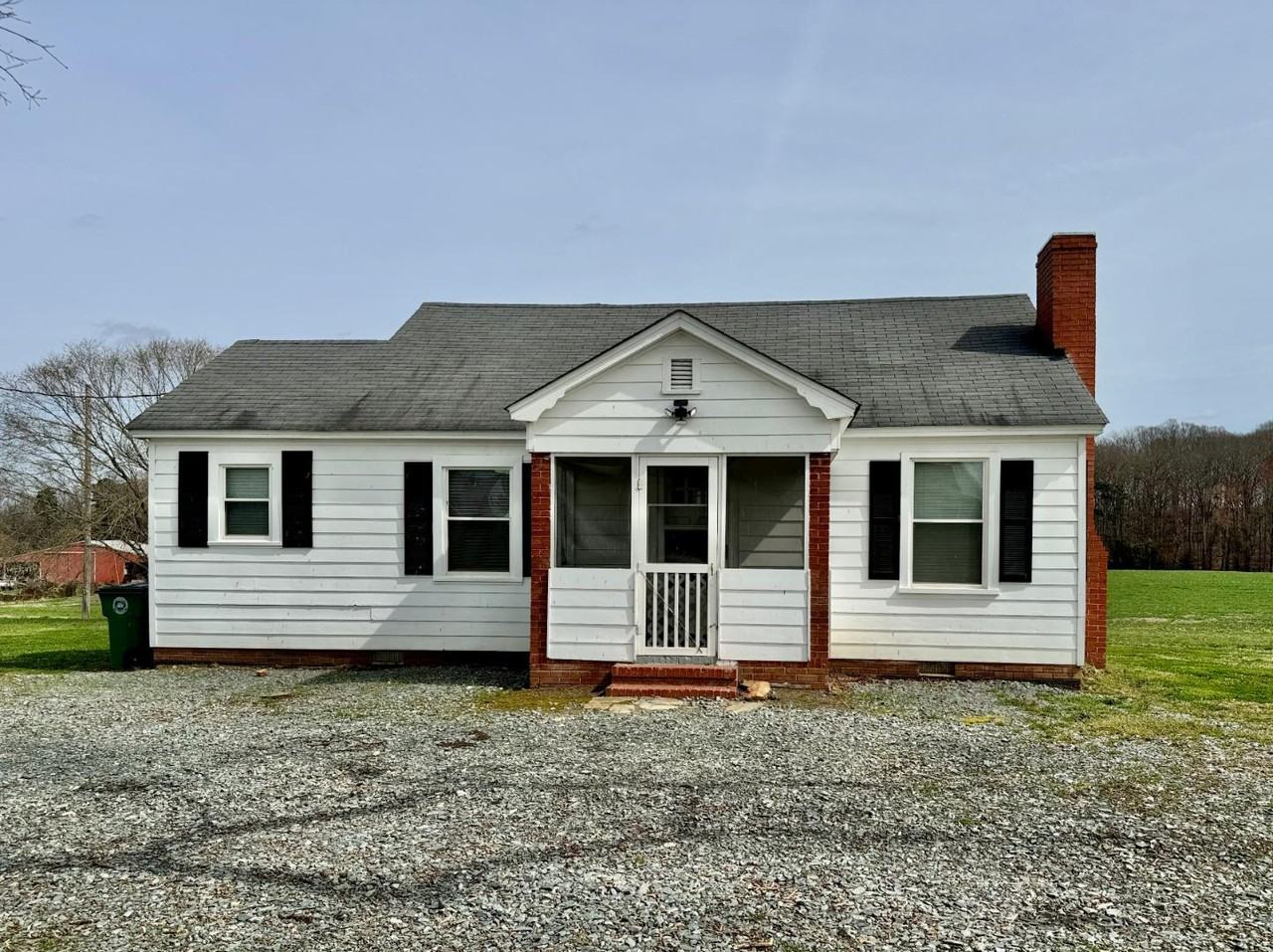 7208 Oak Spring Rd - Photo 3 of 6