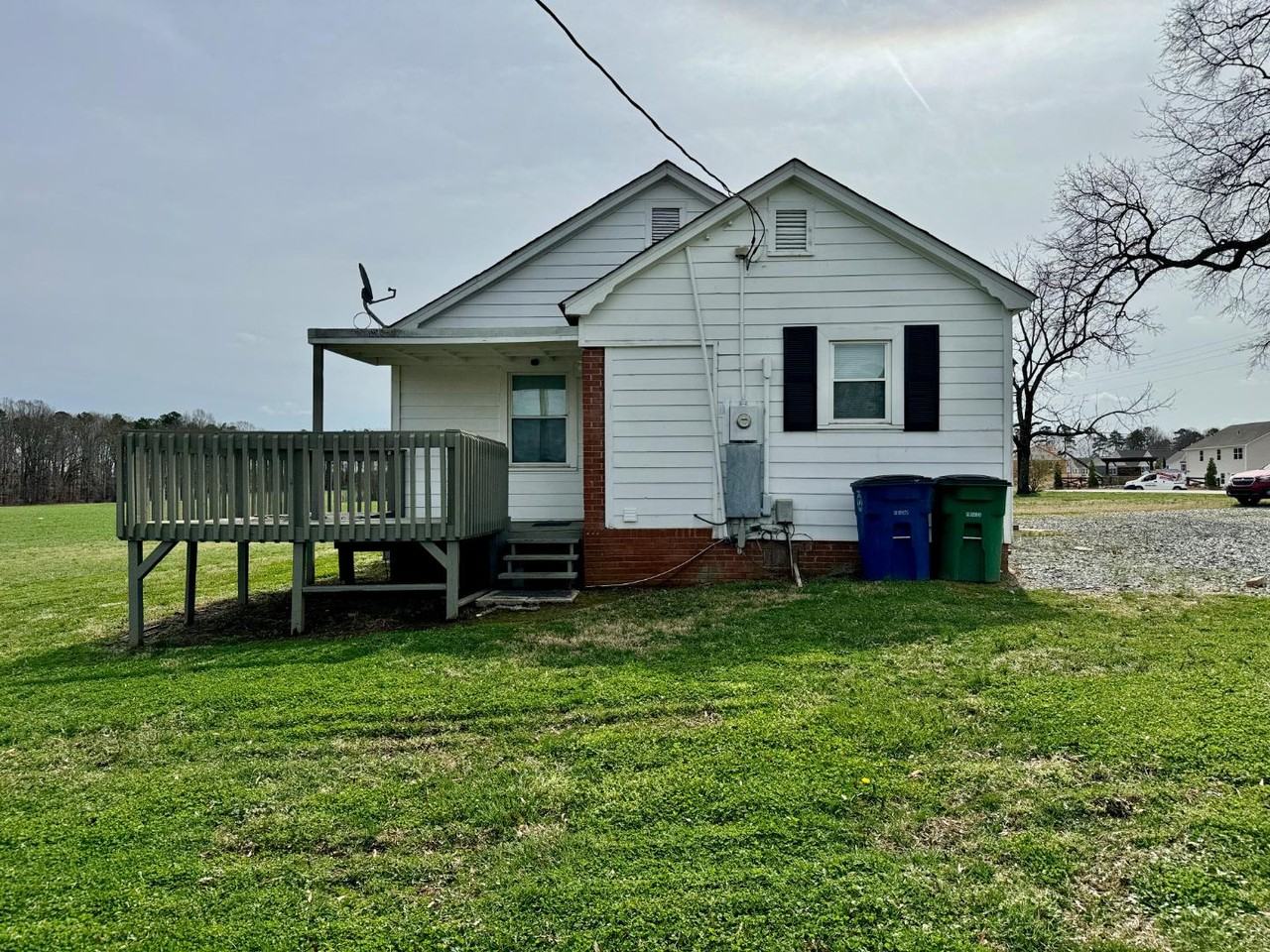 7208 Oak Spring Rd - Photo 3 of 3