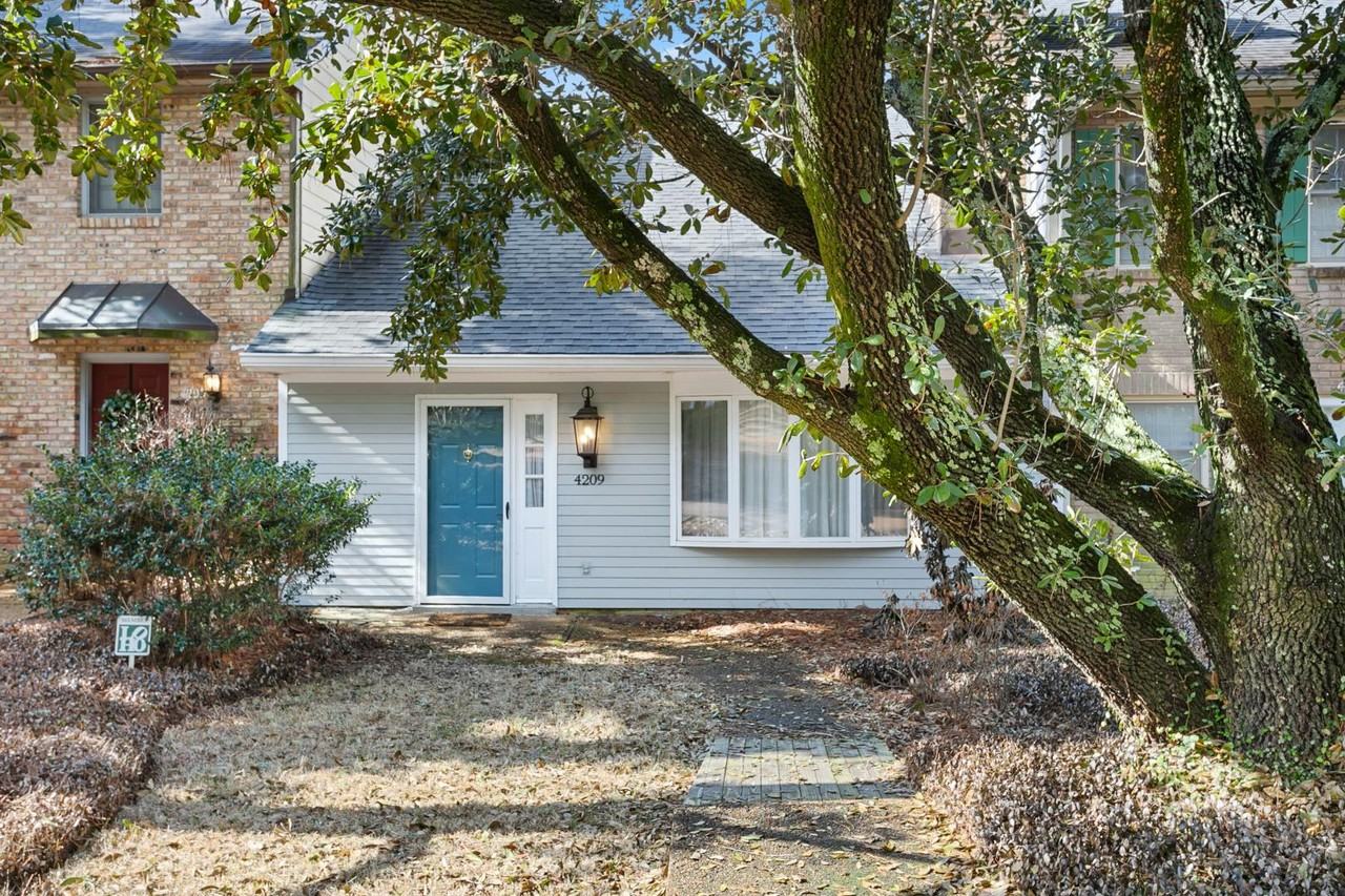 4209 Roxbury - Photo 3 of 10